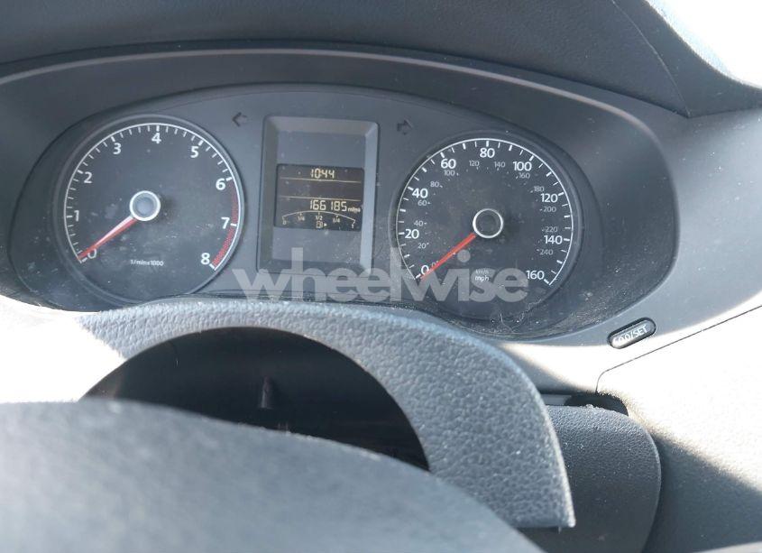 Photo 7 of 2011 Volkswagen Jetta 2.5L SE (VIN 3VWDX7AJ2BM088849)