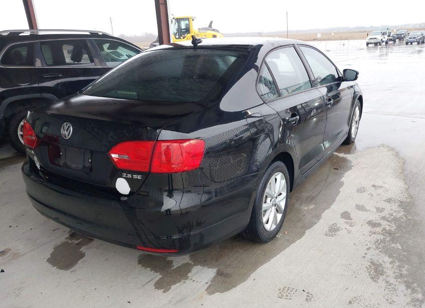 Photo 4 of 2012 Volkswagen Jetta 2.5L SE (VIN 3VWDX7AJ2CM341928)