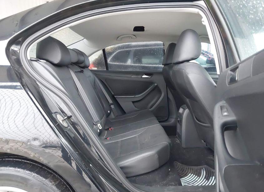 Photo 8 of 2012 Volkswagen Jetta 2.5L SE (VIN 3VWDX7AJ2CM341928)