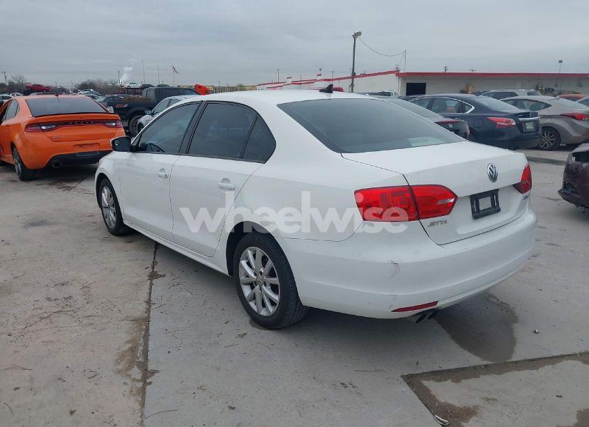 Photo 3 of 2012 Volkswagen Jetta 2.5L SE (VIN 3VWDX7AJ2CM361273)