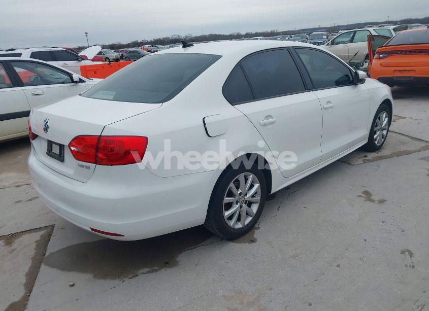 Photo 4 of 2012 Volkswagen Jetta 2.5L SE (VIN 3VWDX7AJ2CM361273)