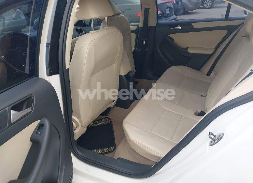 Photo 8 of 2012 Volkswagen Jetta 2.5L SE (VIN 3VWDX7AJ2CM361273)