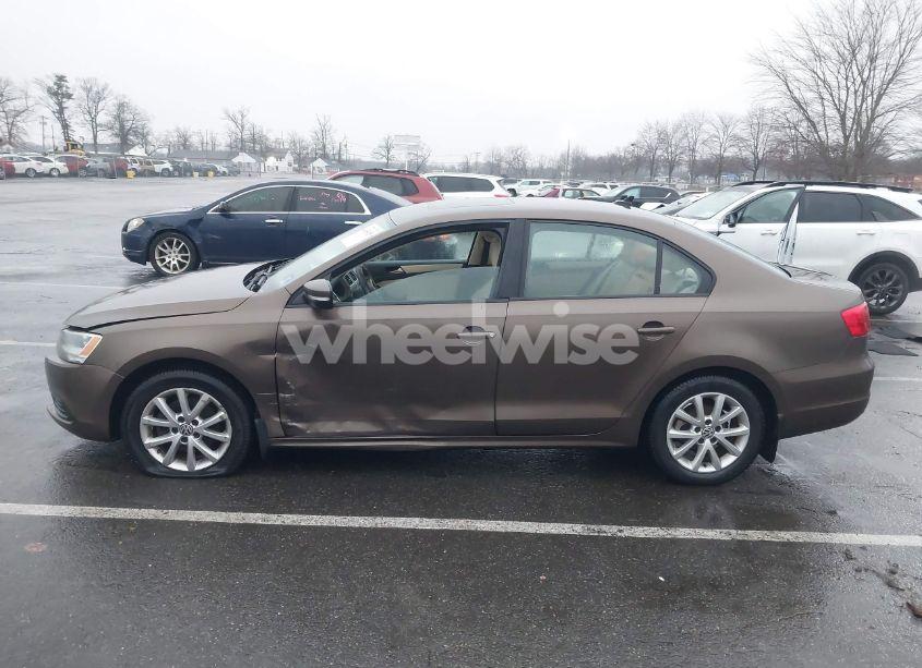 Photo 14 of 2012 Volkswagen Jetta 2.5L SE (VIN 3VWDX7AJ2CM385153)