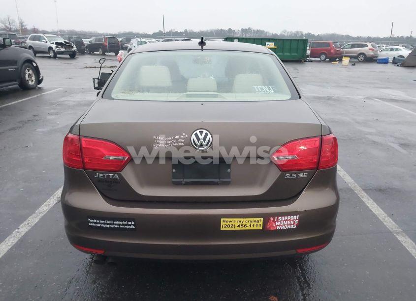 Photo 16 of 2012 Volkswagen Jetta 2.5L SE (VIN 3VWDX7AJ2CM385153)