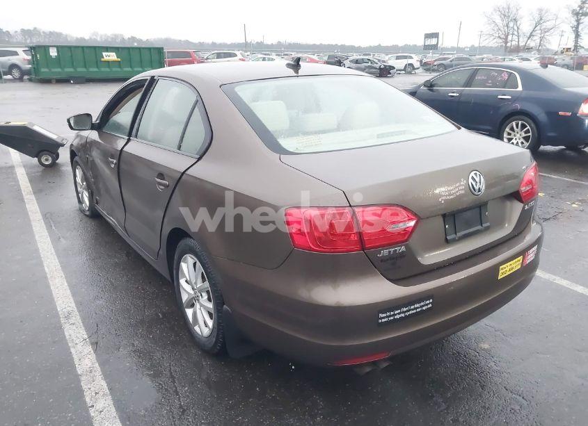 Photo 3 of 2012 Volkswagen Jetta 2.5L SE (VIN 3VWDX7AJ2CM385153)