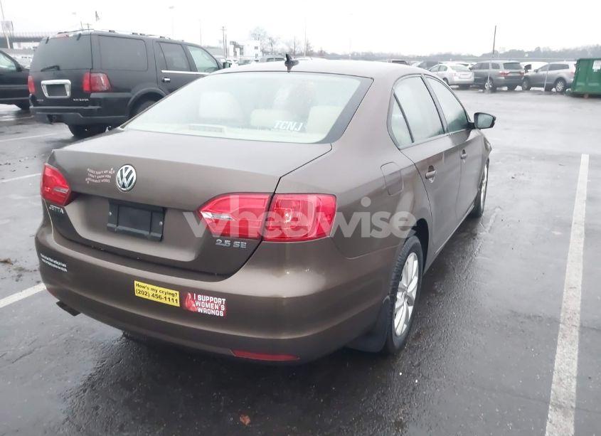 Photo 4 of 2012 Volkswagen Jetta 2.5L SE (VIN 3VWDX7AJ2CM385153)