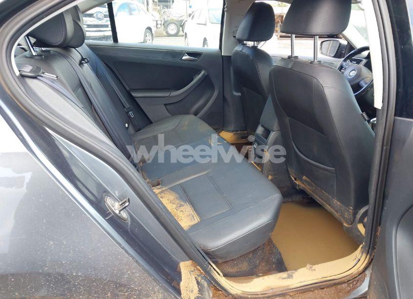 Photo 8 of 2012 Volkswagen Jetta 2.5L SE (VIN 3VWDX7AJ2CM420502)