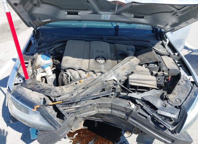 Photo 10 of 2013 Volkswagen Jetta 2.5L SE (VIN 3VWDX7AJ2DM255391)