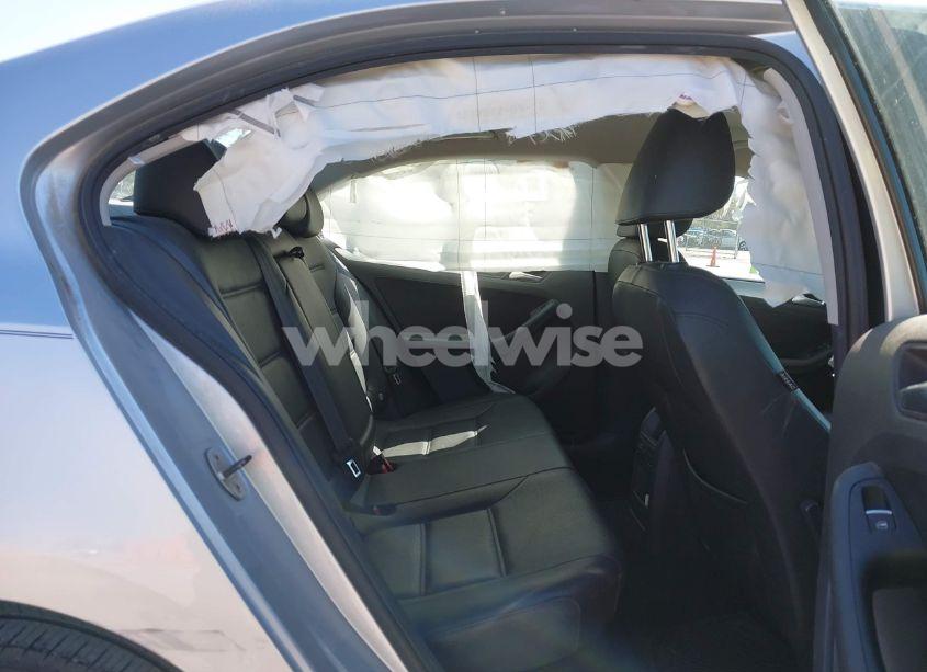 Photo 8 of 2013 Volkswagen Jetta 2.5L SE (VIN 3VWDX7AJ2DM255391)