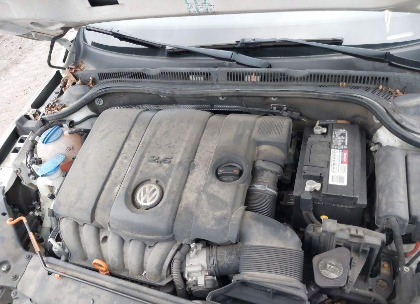 Photo 10 of 2013 Volkswagen Jetta 2.5L SE (VIN 3VWDX7AJ2DM288682)