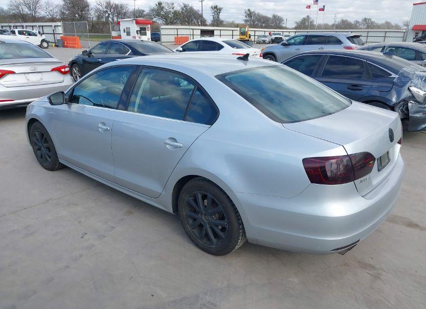 Photo 3 of 2013 Volkswagen Jetta 2.5L SE (VIN 3VWDX7AJ2DM365275)
