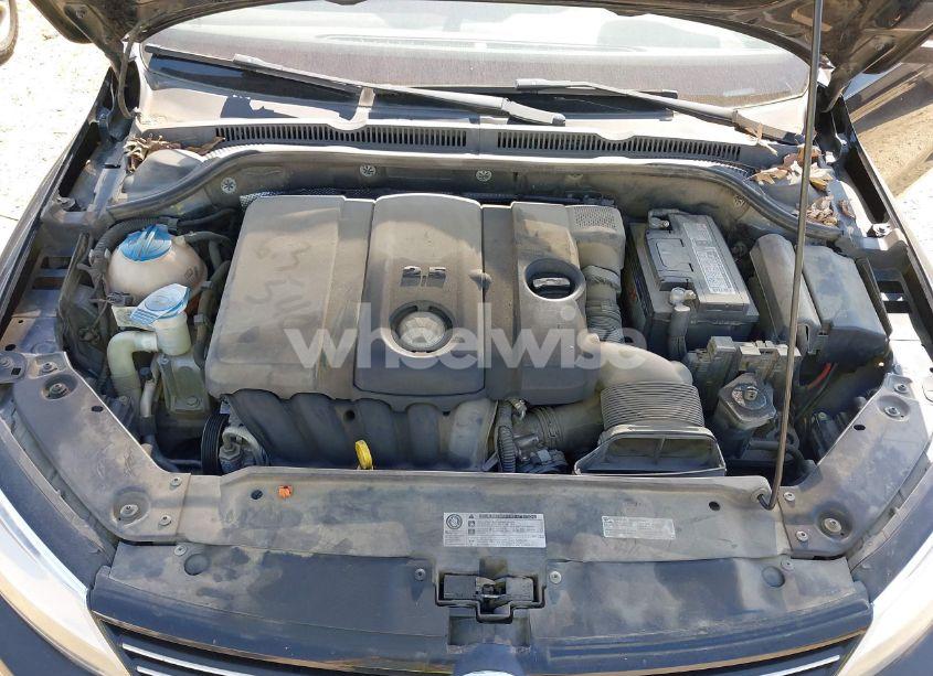 Photo 10 of 2013 Volkswagen Jetta 2.5L SE (VIN 3VWDX7AJ2DM438211)