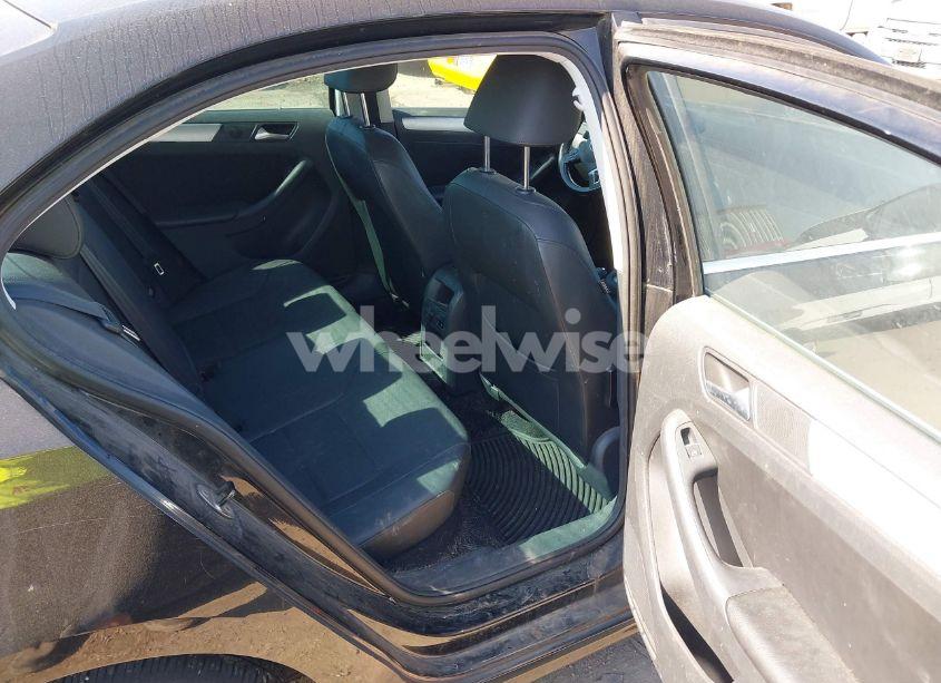 Photo 8 of 2013 Volkswagen Jetta 2.5L SE (VIN 3VWDX7AJ2DM438211)