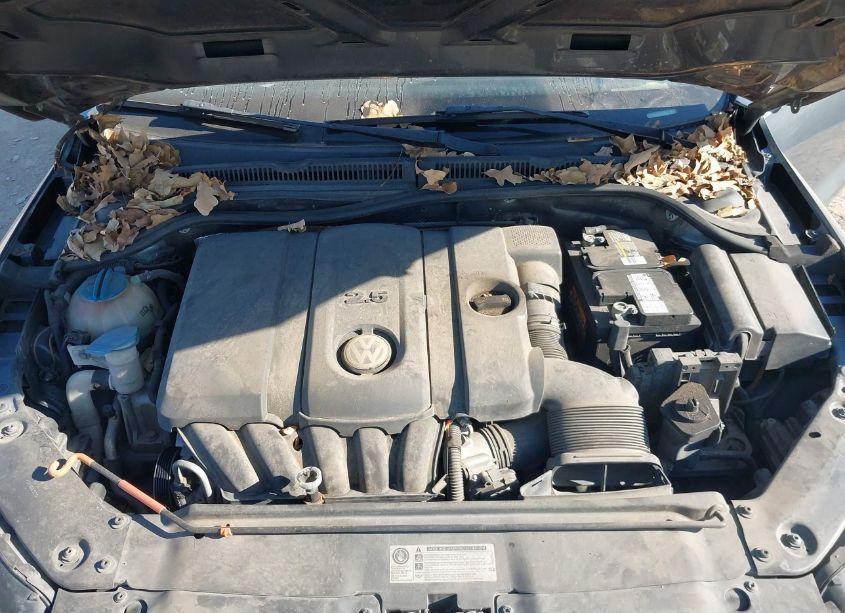 Photo 10 of 2011 Volkswagen Jetta 2.5L SE (VIN 3VWDX7AJ3BM321377)