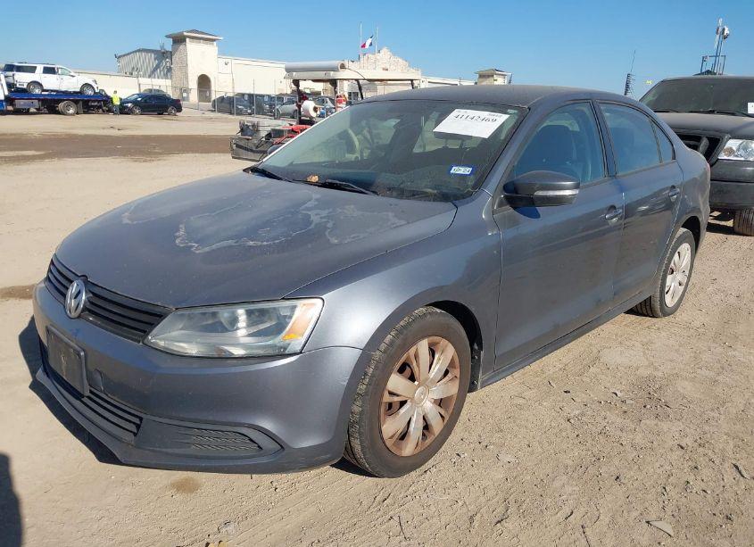 Photo 2 of 2011 Volkswagen Jetta 2.5L SE (VIN 3VWDX7AJ3BM321377)