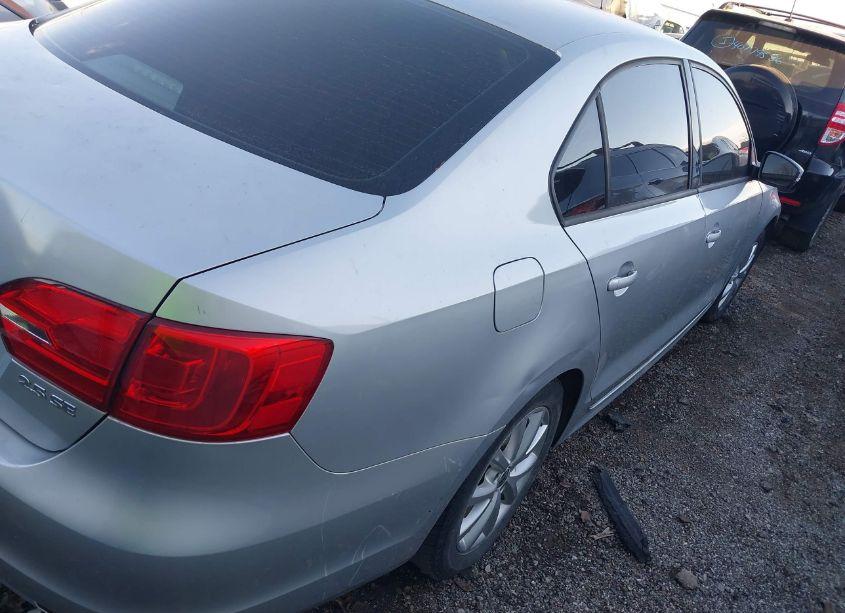 Photo 4 of 2012 Volkswagen Jetta 2.5L SE (VIN 3VWDX7AJ3CM321607)