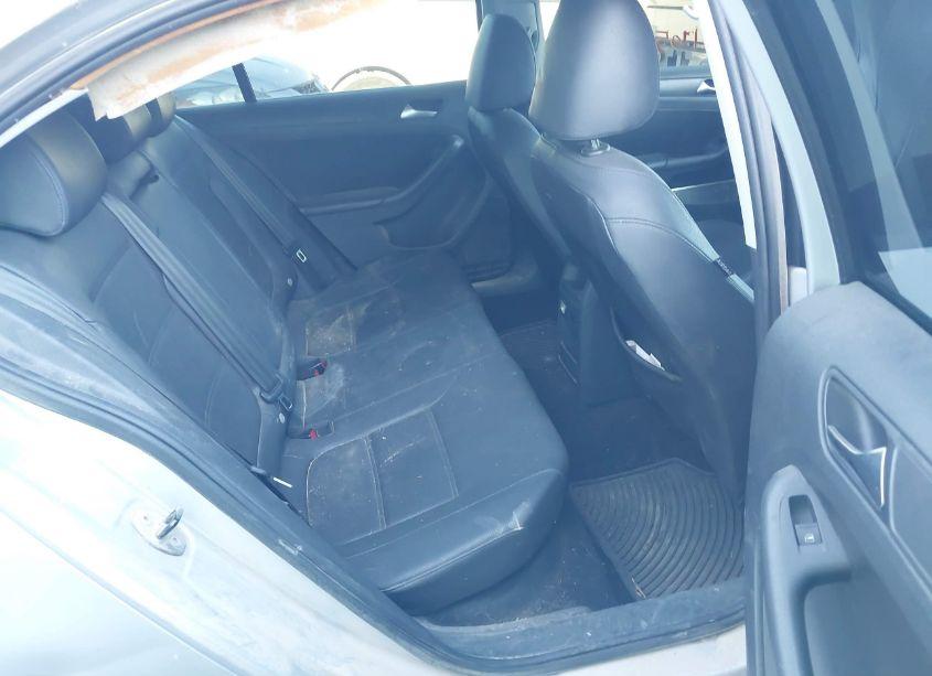 Photo 8 of 2012 Volkswagen Jetta 2.5L SE (VIN 3VWDX7AJ3CM321607)