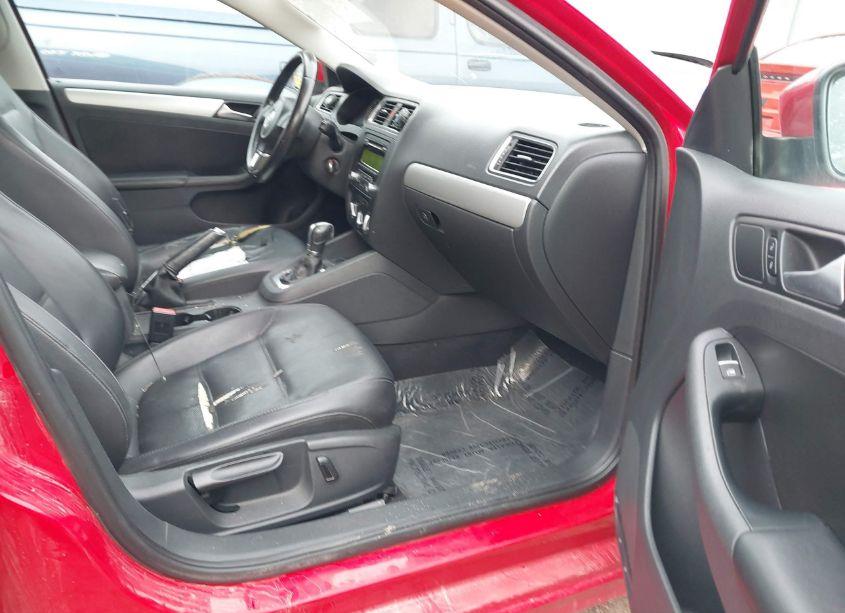 Photo 5 of 2013 Volkswagen Jetta 2.5L SE (VIN 3VWDX7AJ3DM253522)