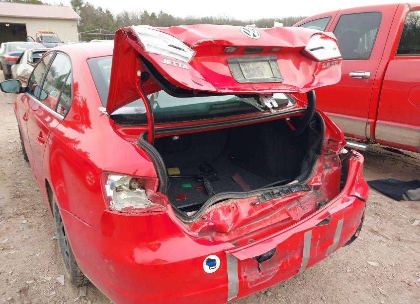 Photo 6 of 2013 Volkswagen Jetta 2.5L SE (VIN 3VWDX7AJ3DM253522)