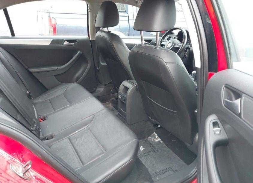Photo 8 of 2013 Volkswagen Jetta 2.5L SE (VIN 3VWDX7AJ3DM253522)