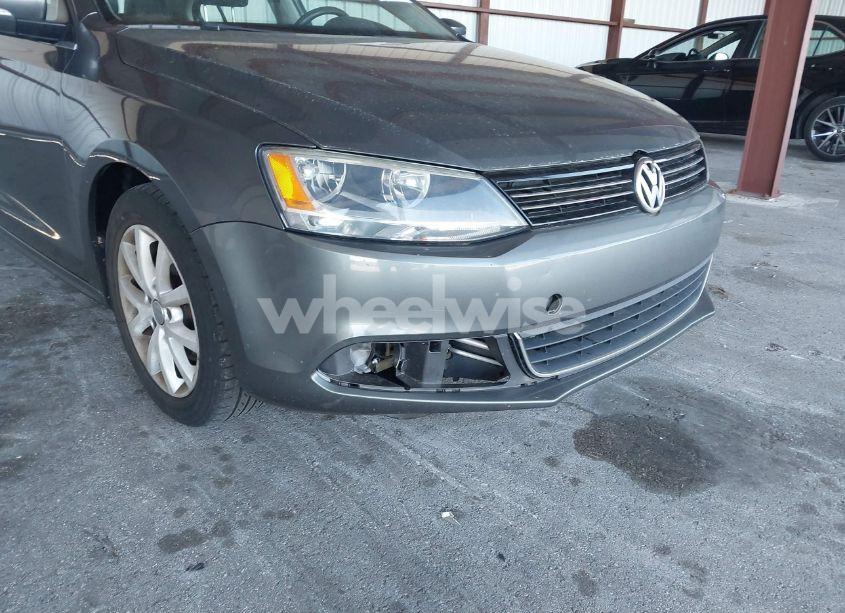 Photo 12 of 2013 Volkswagen Jetta 2.5L SE (VIN 3VWDX7AJ3DM254962)