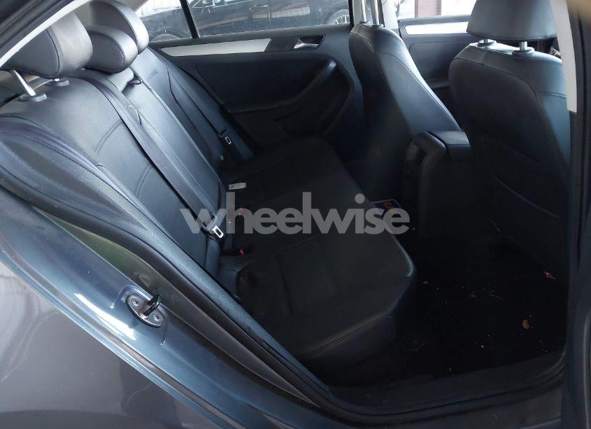 Photo 8 of 2013 Volkswagen Jetta 2.5L SE (VIN 3VWDX7AJ3DM254962)