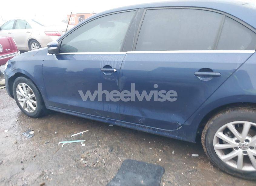 Photo 15 of 2013 Volkswagen Jetta 2.5L SE (VIN 3VWDX7AJ3DM267839)