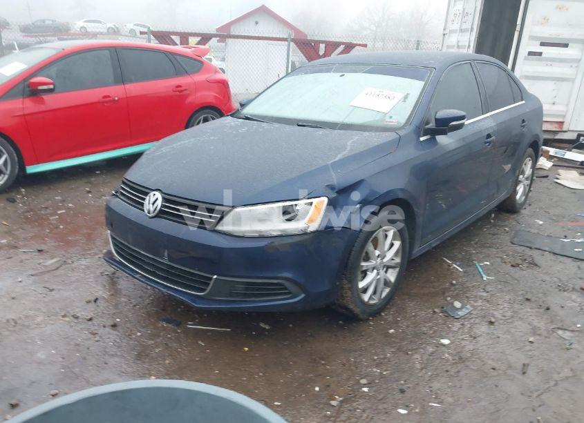 Photo 2 of 2013 Volkswagen Jetta 2.5L SE (VIN 3VWDX7AJ3DM267839)