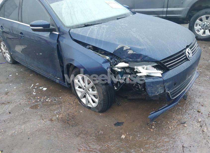 Photo 6 of 2013 Volkswagen Jetta 2.5L SE (VIN 3VWDX7AJ3DM267839)