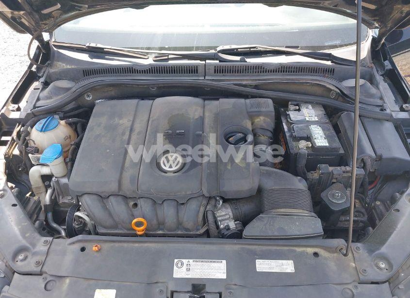 Photo 10 of 2013 Volkswagen Jetta 2.5L SE (VIN 3VWDX7AJ3DM357282)