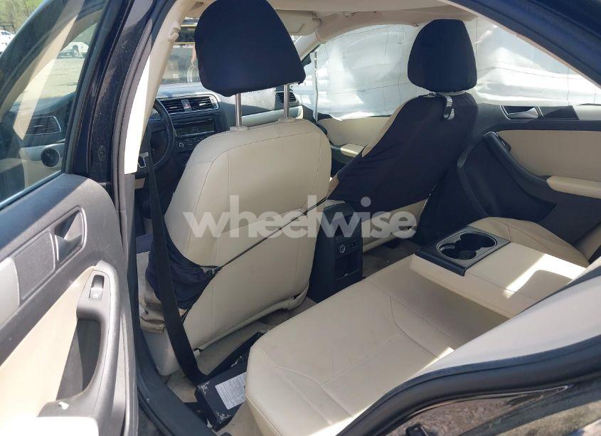 Photo 8 of 2013 Volkswagen Jetta 2.5L SE (VIN 3VWDX7AJ3DM357282)