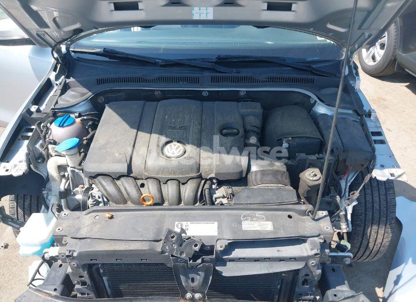 Photo 10 of 2013 Volkswagen Jetta 2.5L SE (VIN 3VWDX7AJ3DM404990)