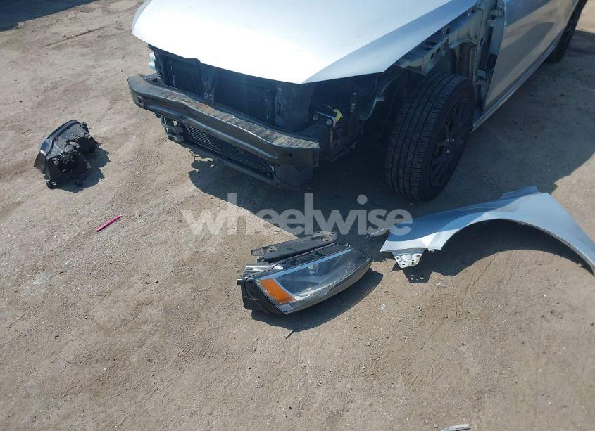 Photo 12 of 2013 Volkswagen Jetta 2.5L SE (VIN 3VWDX7AJ3DM404990)