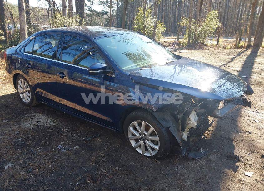 2013 Volkswagen Jetta 2.5L SE (VIN 3VWDX7AJ3DM422020) main photo