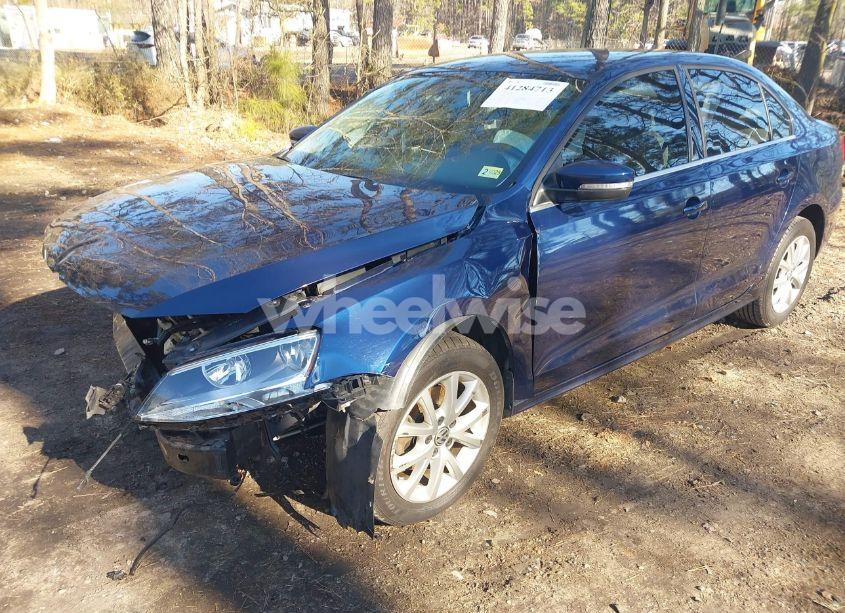 Photo 2 of 2013 Volkswagen Jetta 2.5L SE (VIN 3VWDX7AJ3DM422020)