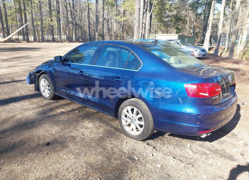 Photo 3 of 2013 Volkswagen Jetta 2.5L SE (VIN 3VWDX7AJ3DM422020)