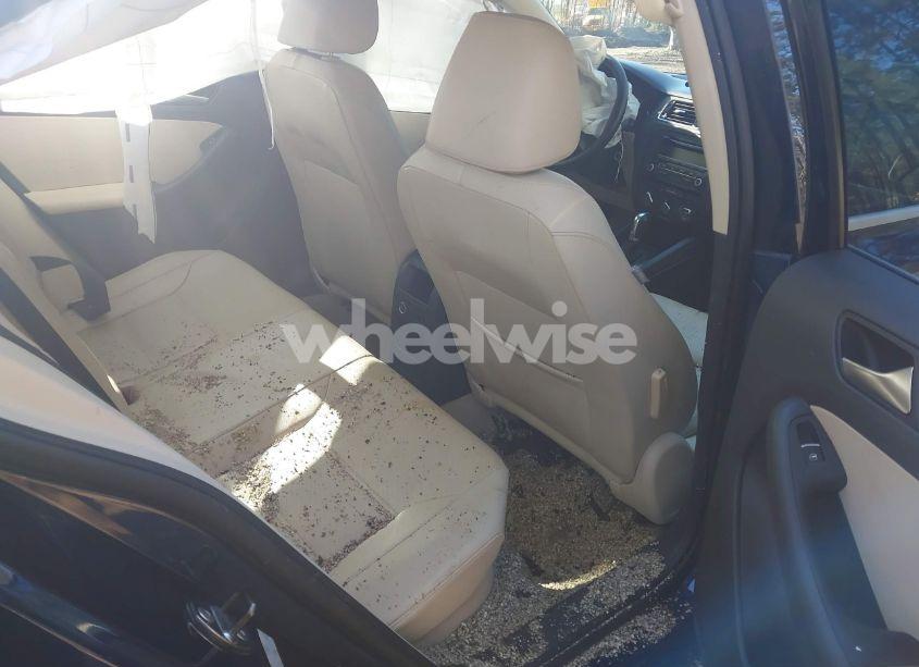 Photo 8 of 2013 Volkswagen Jetta 2.5L SE (VIN 3VWDX7AJ3DM422020)