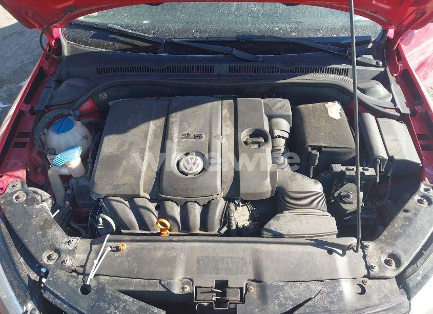 Photo 10 of 2011 Volkswagen Jetta 2.5L SE (VIN 3VWDX7AJ4BM103075)