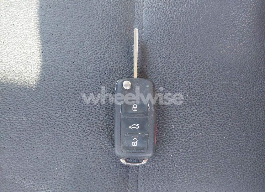 Photo 11 of 2011 Volkswagen Jetta 2.5L SE (VIN 3VWDX7AJ4BM103075)