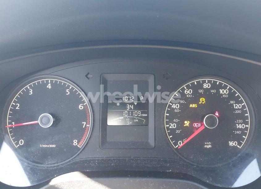 Photo 7 of 2011 Volkswagen Jetta 2.5L SE (VIN 3VWDX7AJ4BM103075)