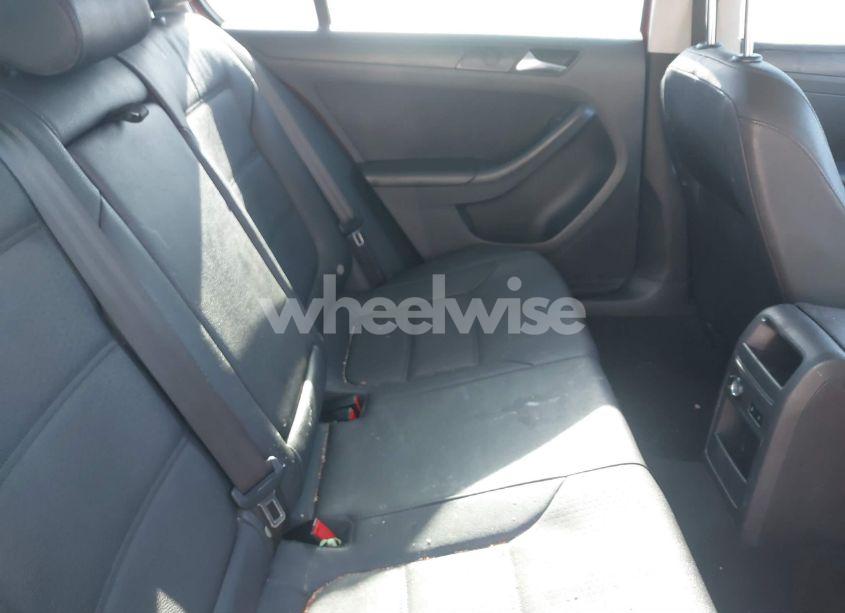 Photo 8 of 2011 Volkswagen Jetta 2.5L SE (VIN 3VWDX7AJ4BM103075)