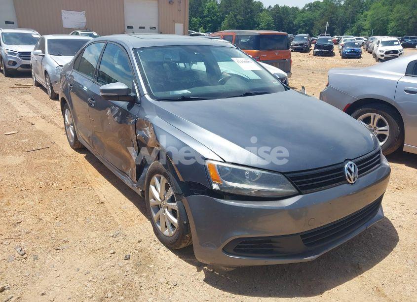 2011 Volkswagen Jetta 2.5L SE (VIN 3VWDX7AJ4BM330203) main photo