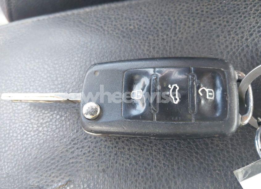 Photo 11 of 2011 Volkswagen Jetta 2.5L SE (VIN 3VWDX7AJ4BM330203)