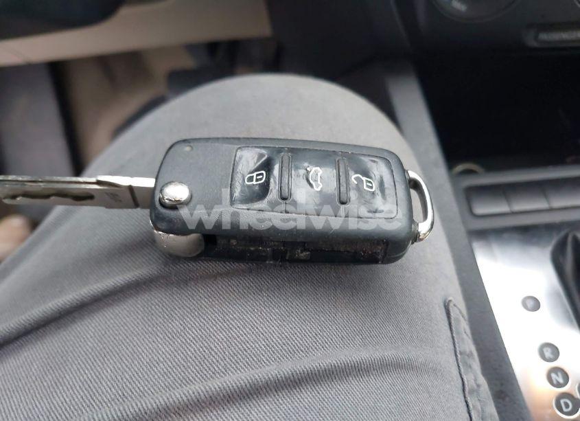 Photo 10 of 2011 Volkswagen Jetta 2.5L SE (VIN 3VWDX7AJ4BM352041)