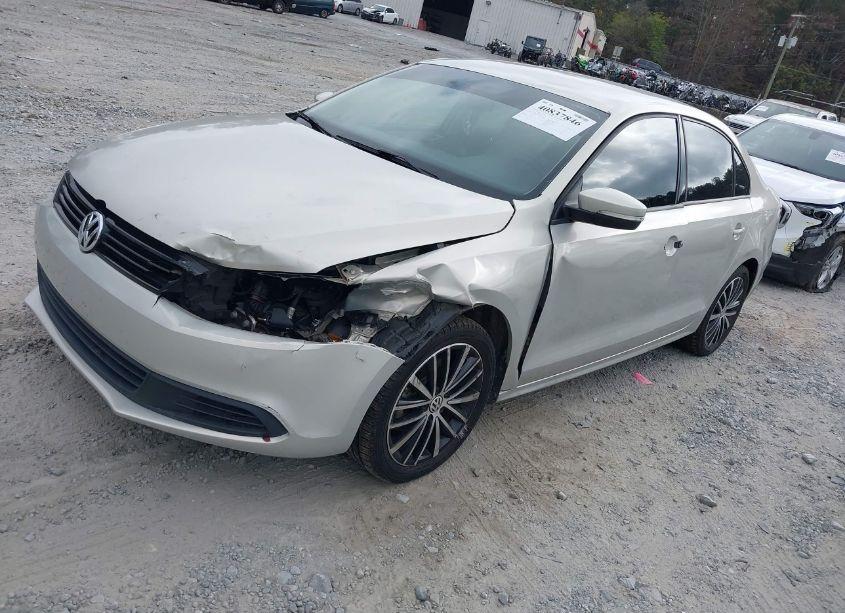 Photo 2 of 2011 Volkswagen Jetta 2.5L SE (VIN 3VWDX7AJ4BM368160)