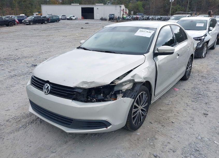 Photo 6 of 2011 Volkswagen Jetta 2.5L SE (VIN 3VWDX7AJ4BM368160)