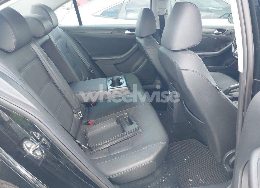 Photo 8 of 2012 Volkswagen Jetta 2.5L SE (VIN 3VWDX7AJ4CM411199)