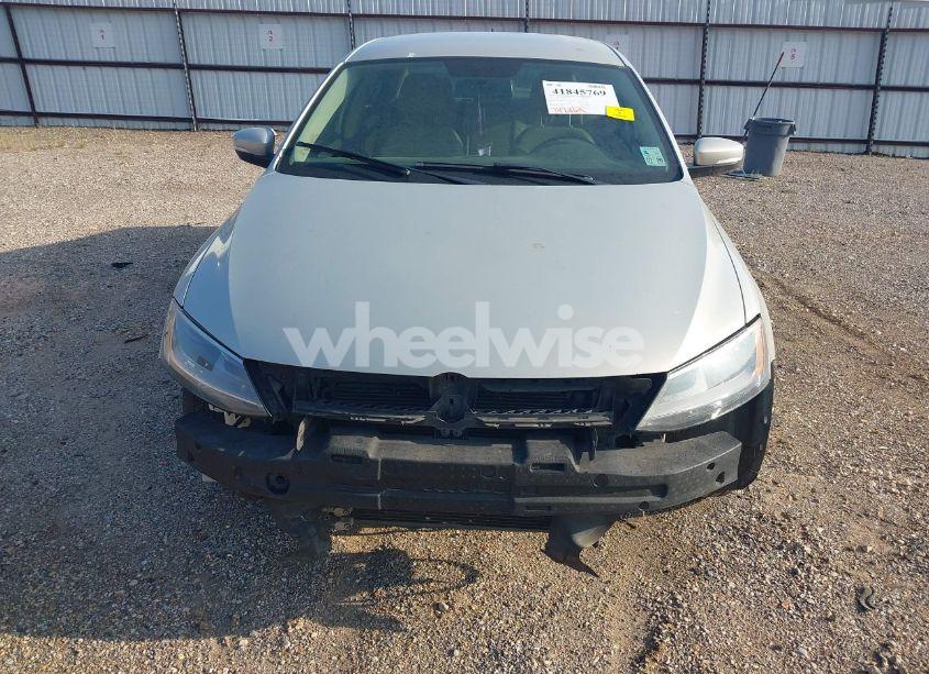 Photo 6 of 2011 Volkswagen Jetta 2.5L SE (VIN 3VWDX7AJ5BM322367)