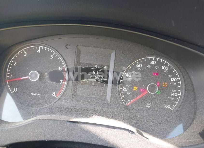 Photo 7 of 2011 Volkswagen Jetta 2.5L SE (VIN 3VWDX7AJ5BM322367)