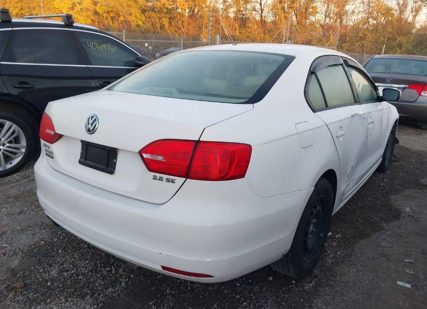 Photo 4 of 2012 Volkswagen Jetta 2.5L SE (VIN 3VWDX7AJ5CM122493)